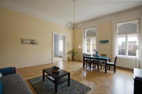 Klauzal Ter 9 Budapest